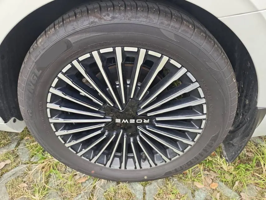 Roewe 2025 M7 DMH 1.5 160km Premium Edition Automatic Gear 6