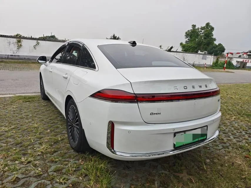Roewe 2025 M7 DMH 1.5 160km Premium Edition Automatic Gear 7