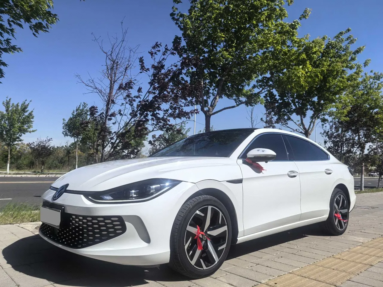 Открыть галерею: Volkswagen 2023 Ling Du L 1.4TSI 280TSI Cool Edition Automatic Gear