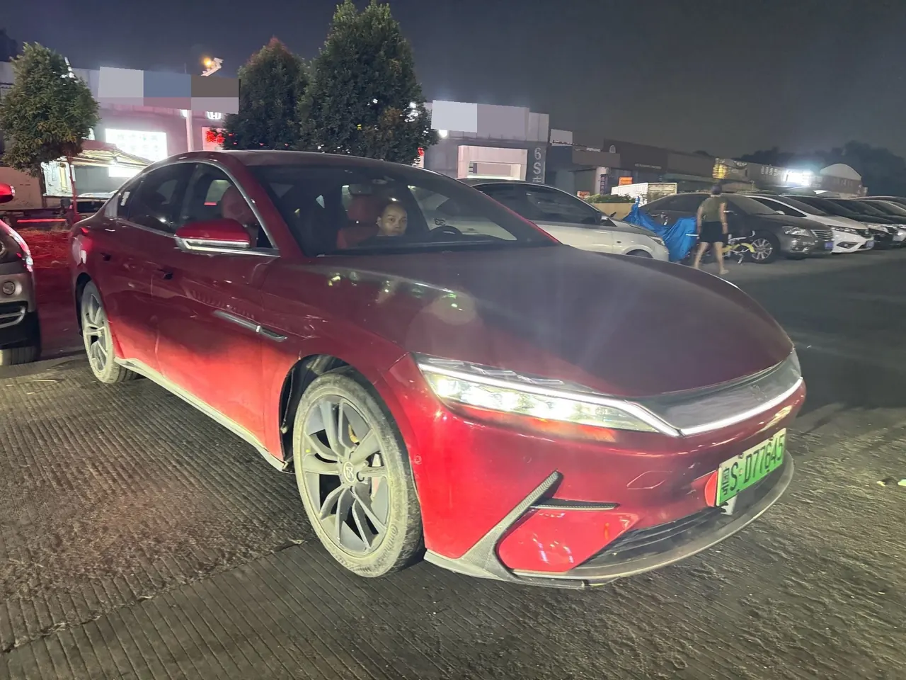 BYD 2020 Han four-wheel drive high-performance flagship automatic gear 3