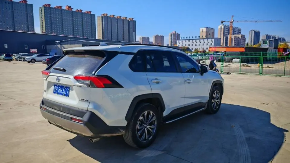 Toyota 2023 RAV4 Rongbo 2.0 Stepless Two-Drive Fashion Plus Edition Automatic Gear 9
