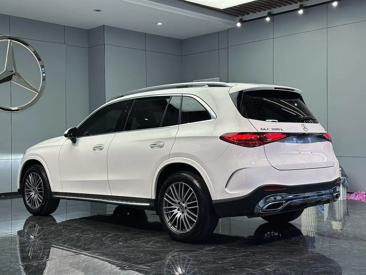 Mercedes Benz 2023 GLC 300 L 4MATIC 48V 2.0T dynamic 5-seat automatic gear 9