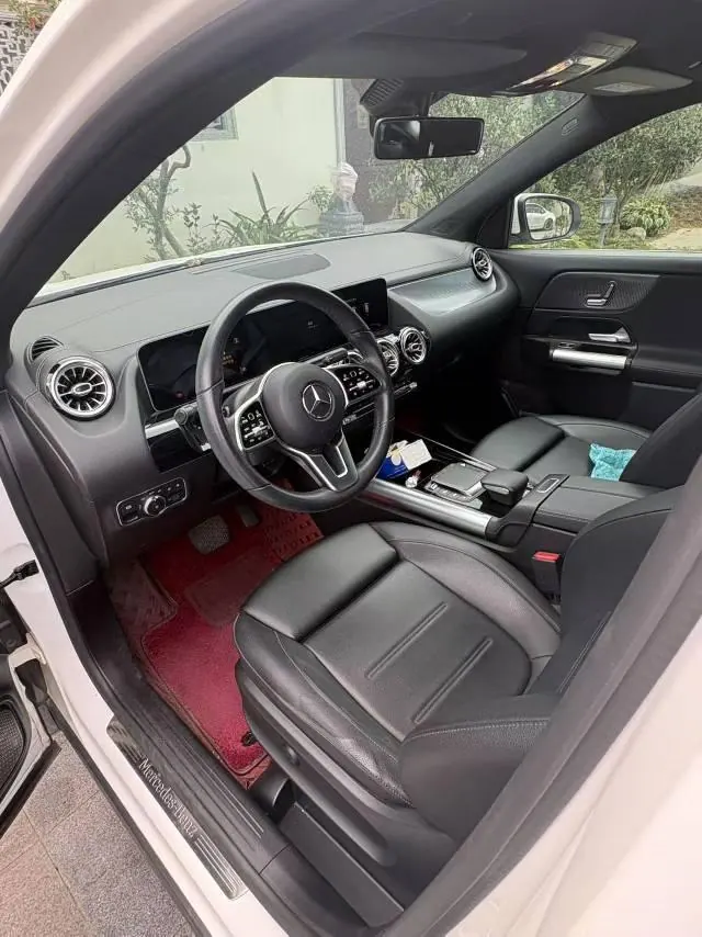 Mercedes Benz 2020 GLA 200 1.3T automatic gear 4