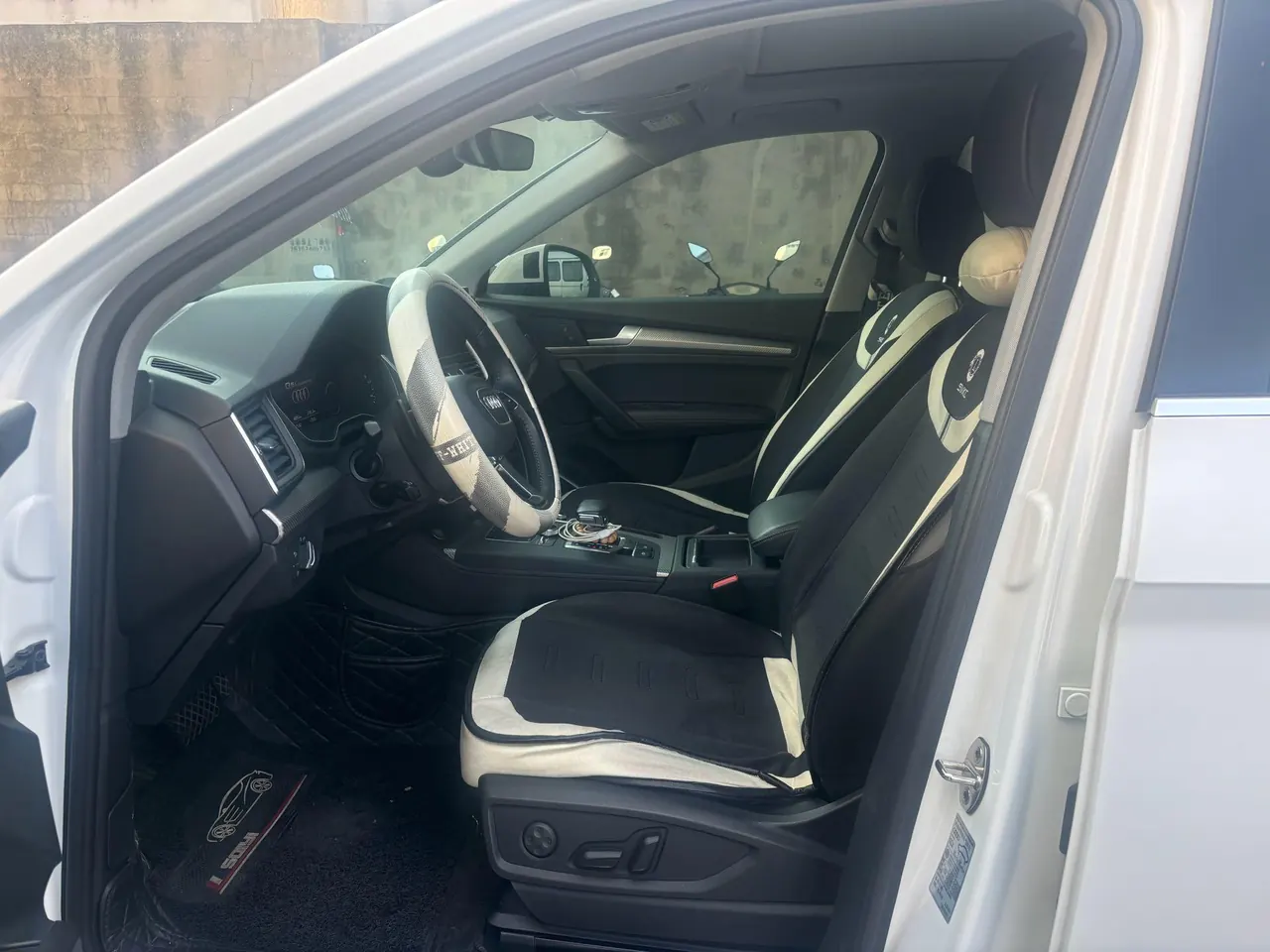Audi 2020 Q5L 2.0TFSI 45TFSI enjoy elegant automatic transmission 3