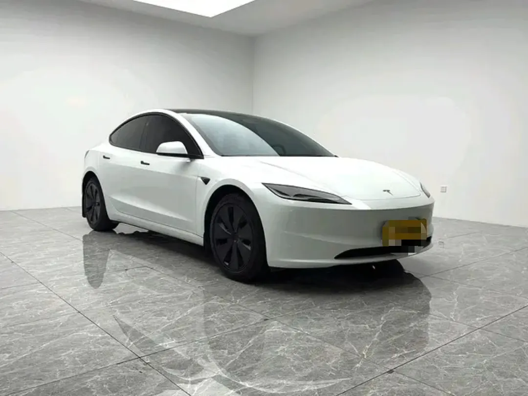 Tesla 2025 Model 3 rear-wheel drive version of automatic transmission 3