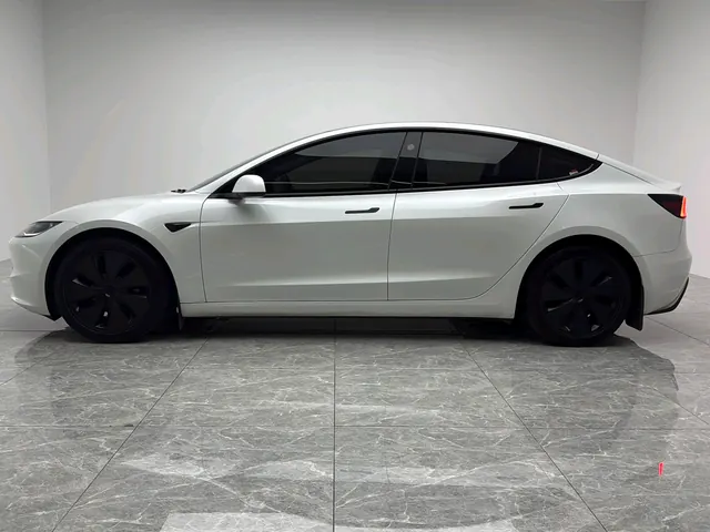 Tesla 2025 Model 3 rear-wheel drive version of automatic transmission 4