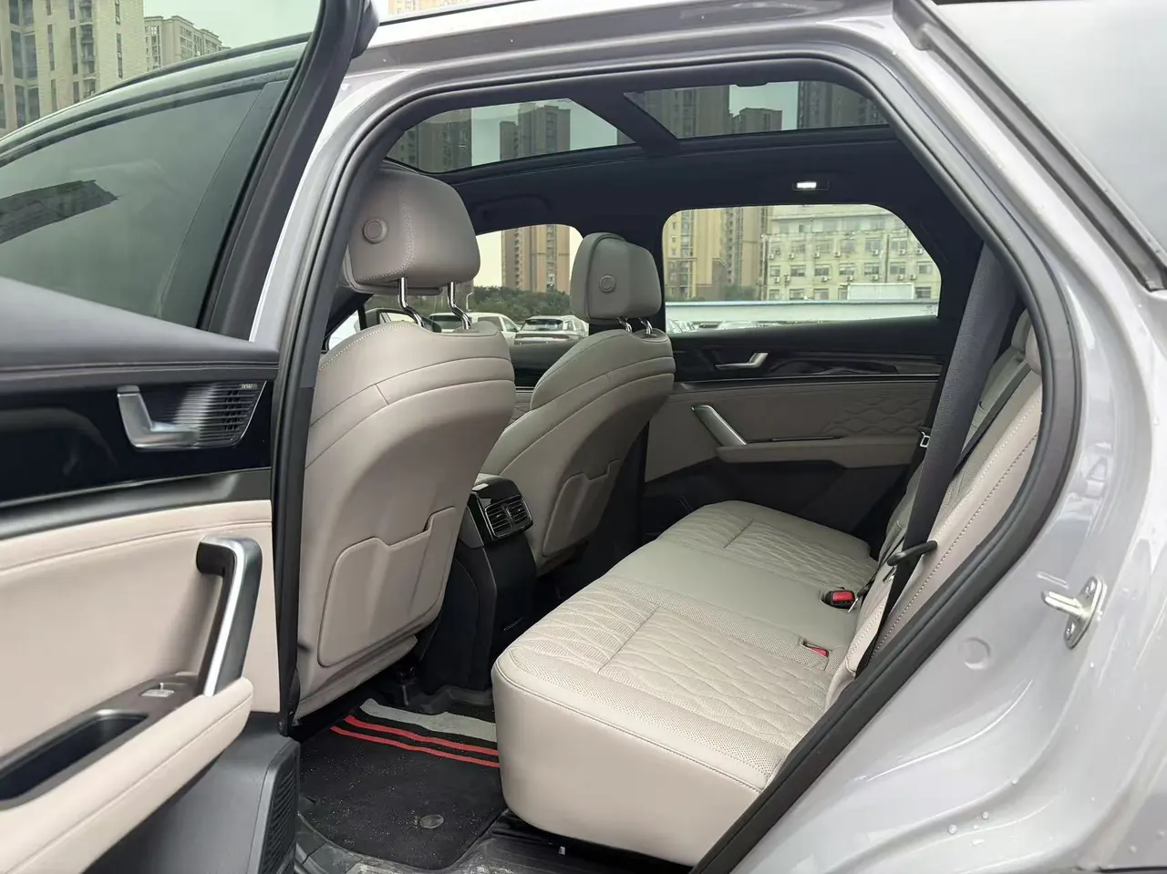 BYD Tang New Energy 2025 Tang DM-i 1.5T Stepless 175KM Pilot Edition Automatic Gear 2