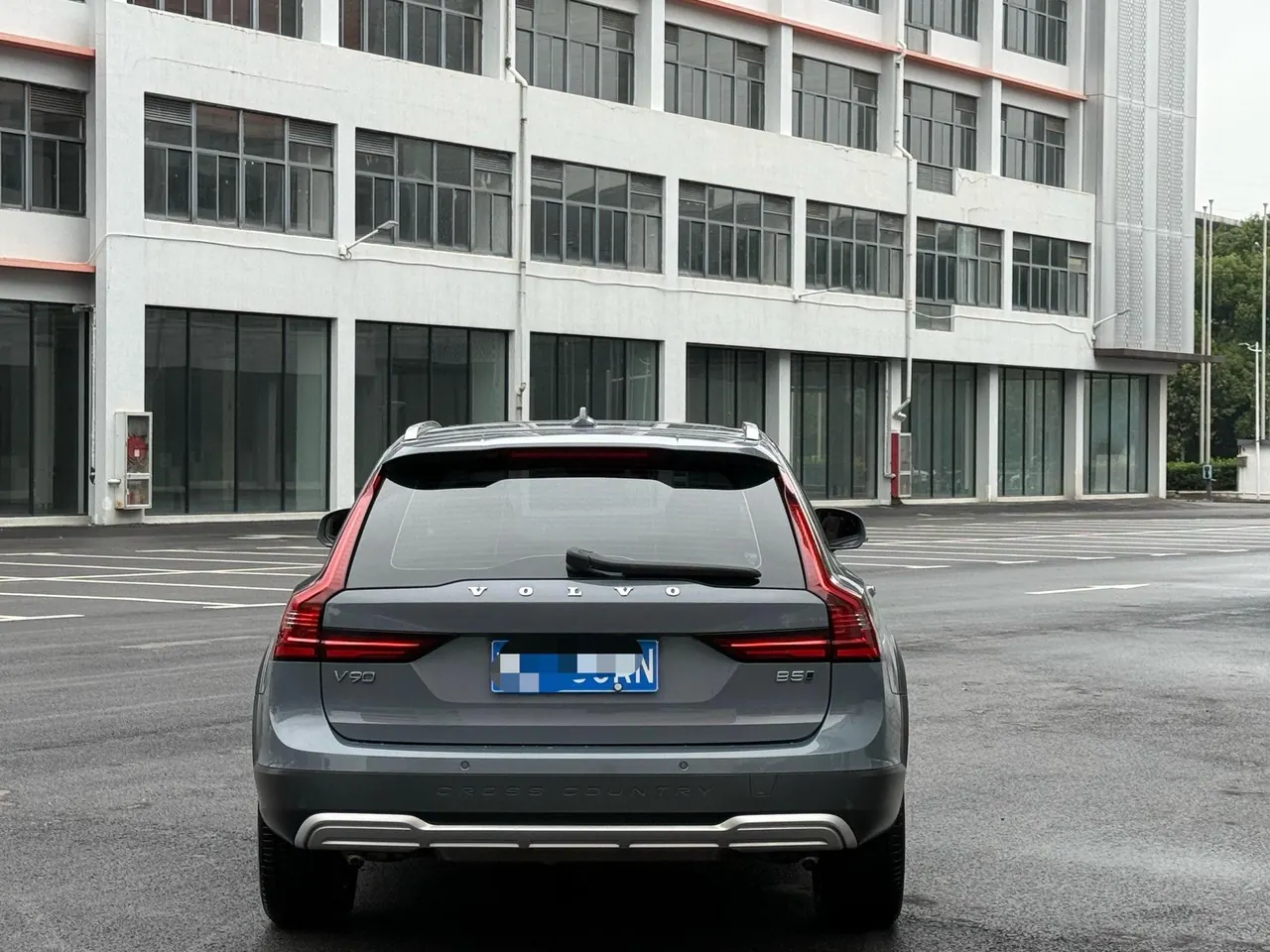 Volvo V90 (Imported) 2023 V90 Cross Country 48V 2.0T B5 AWD Zhiyuan Edition Automatic Gear 6