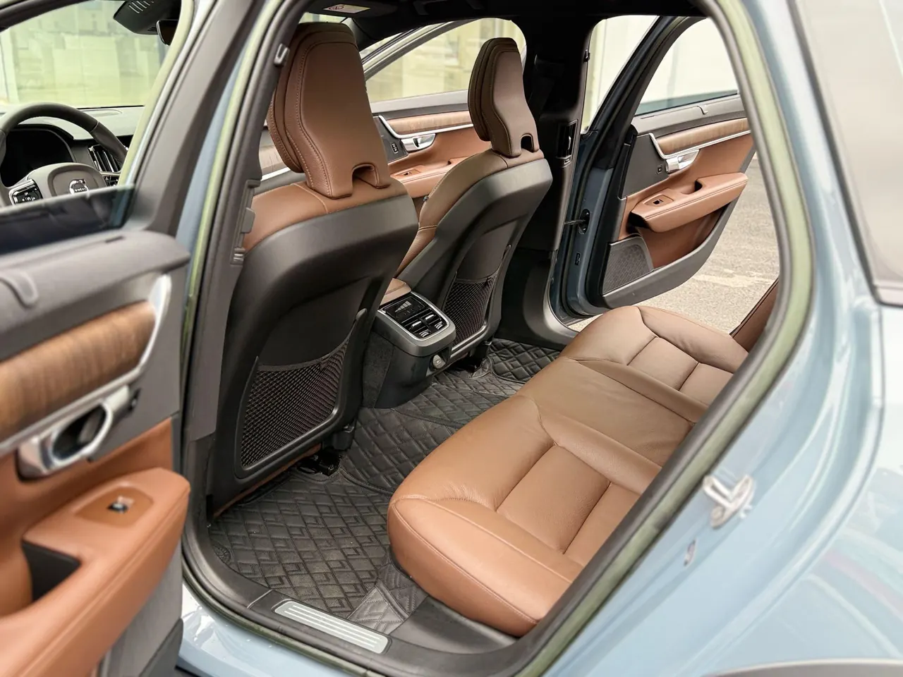 Volvo V90 (Imported) 2023 V90 Cross Country 48V 2.0T B5 AWD Zhiyuan Edition Automatic Gear 8