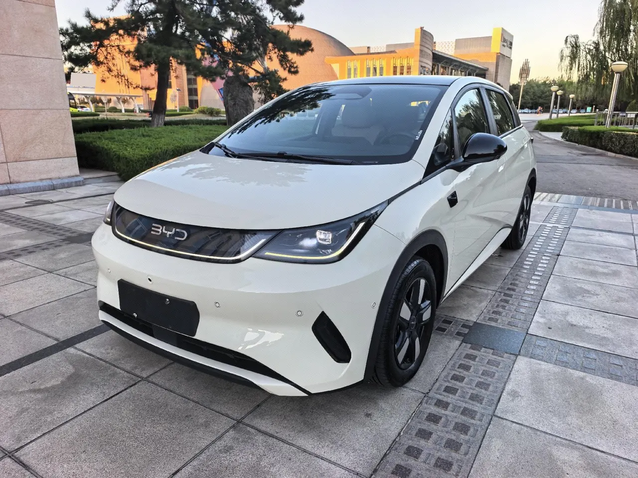 Open image lightbox: BYD 2025 Dolphin Smart Driving 410km Fashion Automatic Gear