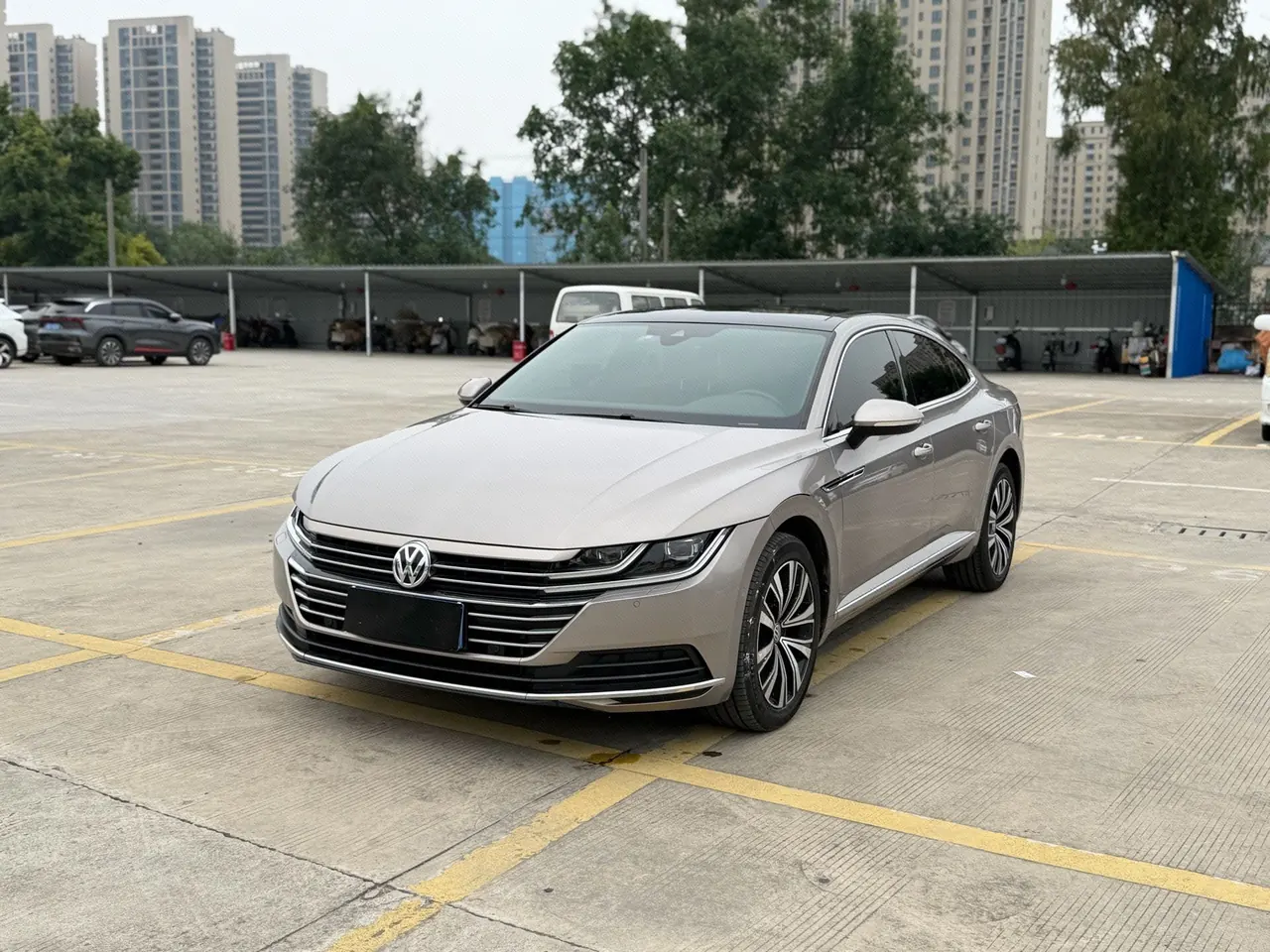Открыть галерею: Volkswagen 2020 CC 2.0TSI 330TSI beauty version of automatic gear