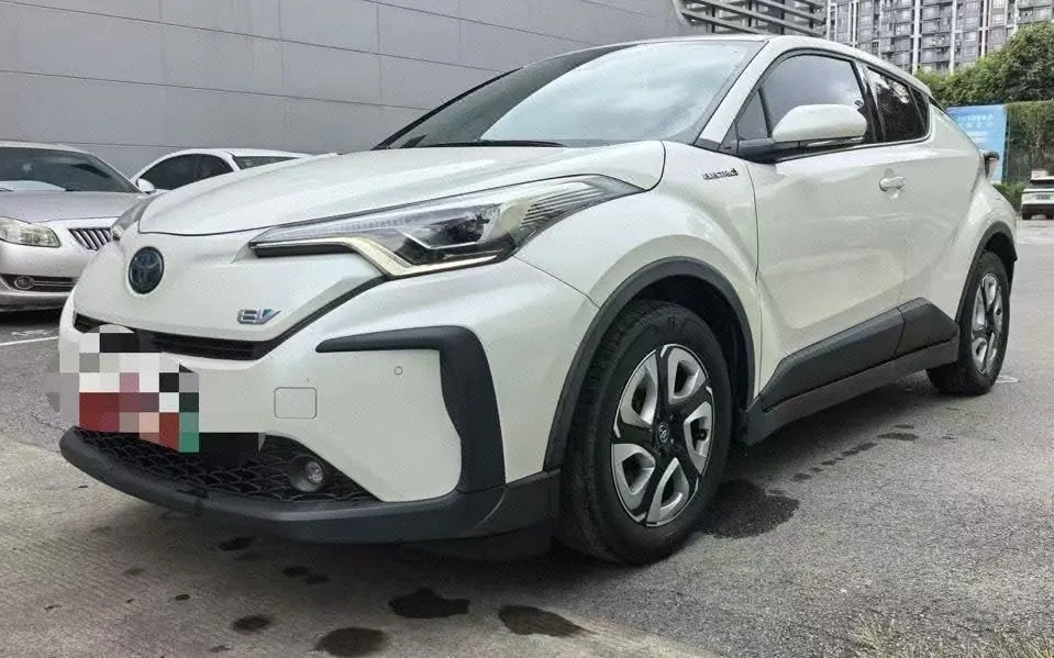 Открыть галерею: Toyota C- HR New Energy 2020 C- HR EV Distinguished Skylight Edition Automatic Gear