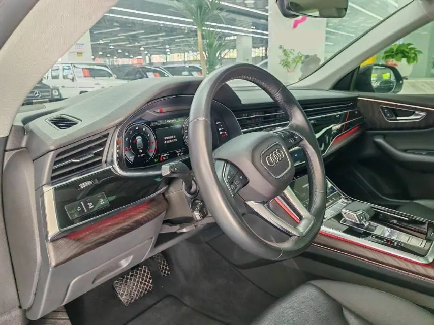 Audi Q8 (Imported) 2022 Q8 2.0TFSI 45TFSI Luxury Dynamic Automatic Gear 4