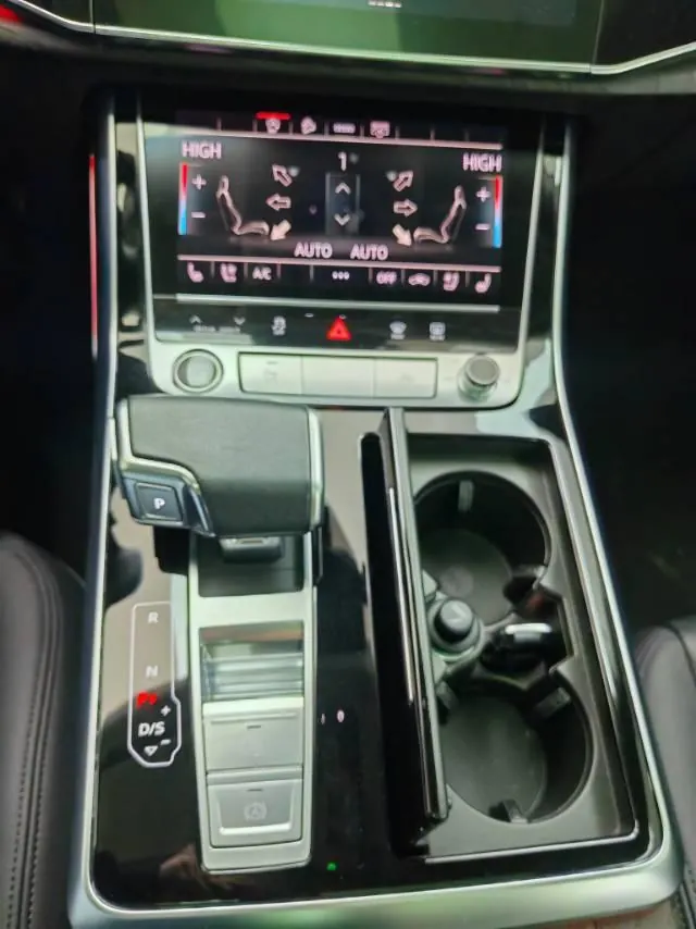 Audi Q8 (Imported) 2022 Q8 2.0TFSI 45TFSI Luxury Dynamic Automatic Gear 7