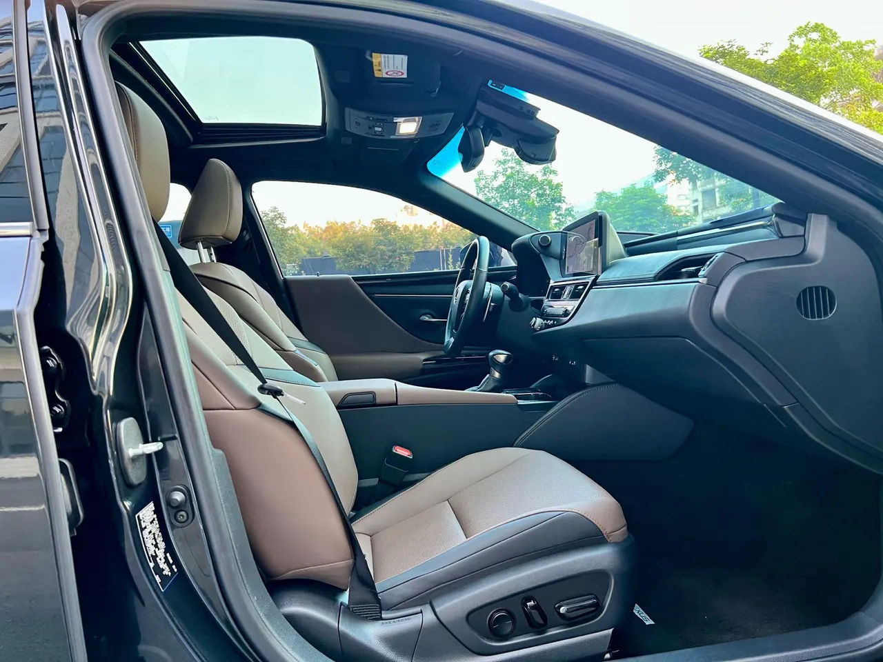 Lexus ES (Imported) 2022 ES300h 2.5 Stepless Premium Edition Automatic Gear 10