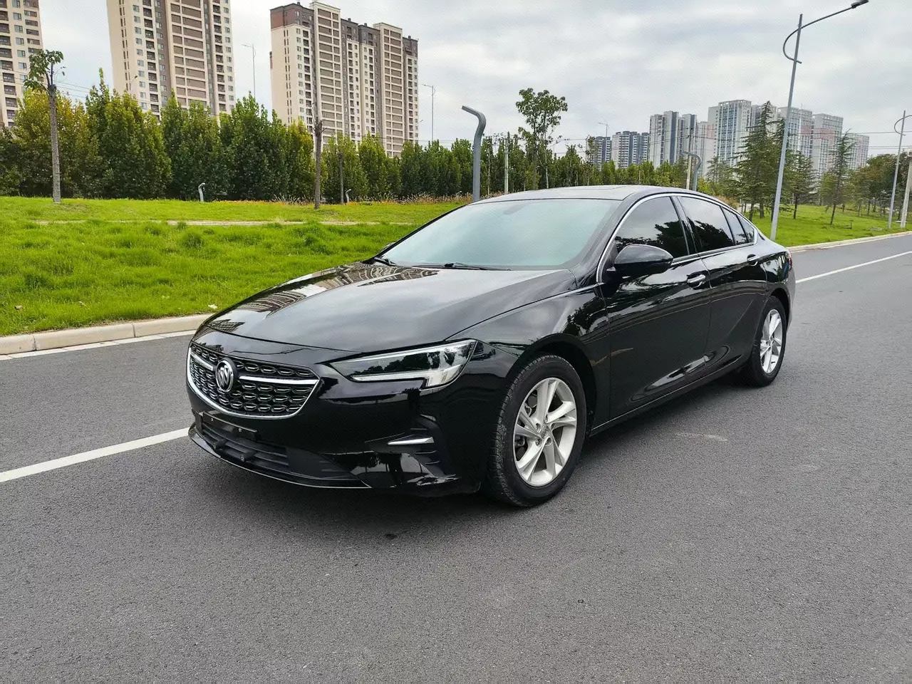 Buick 2020 Regal 1.5T 552T Luxury Automatic Gear - View 1