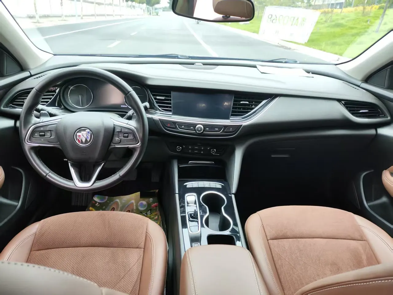 Buick 2020 Regal 1.5T 552T Luxury Automatic Gear 4