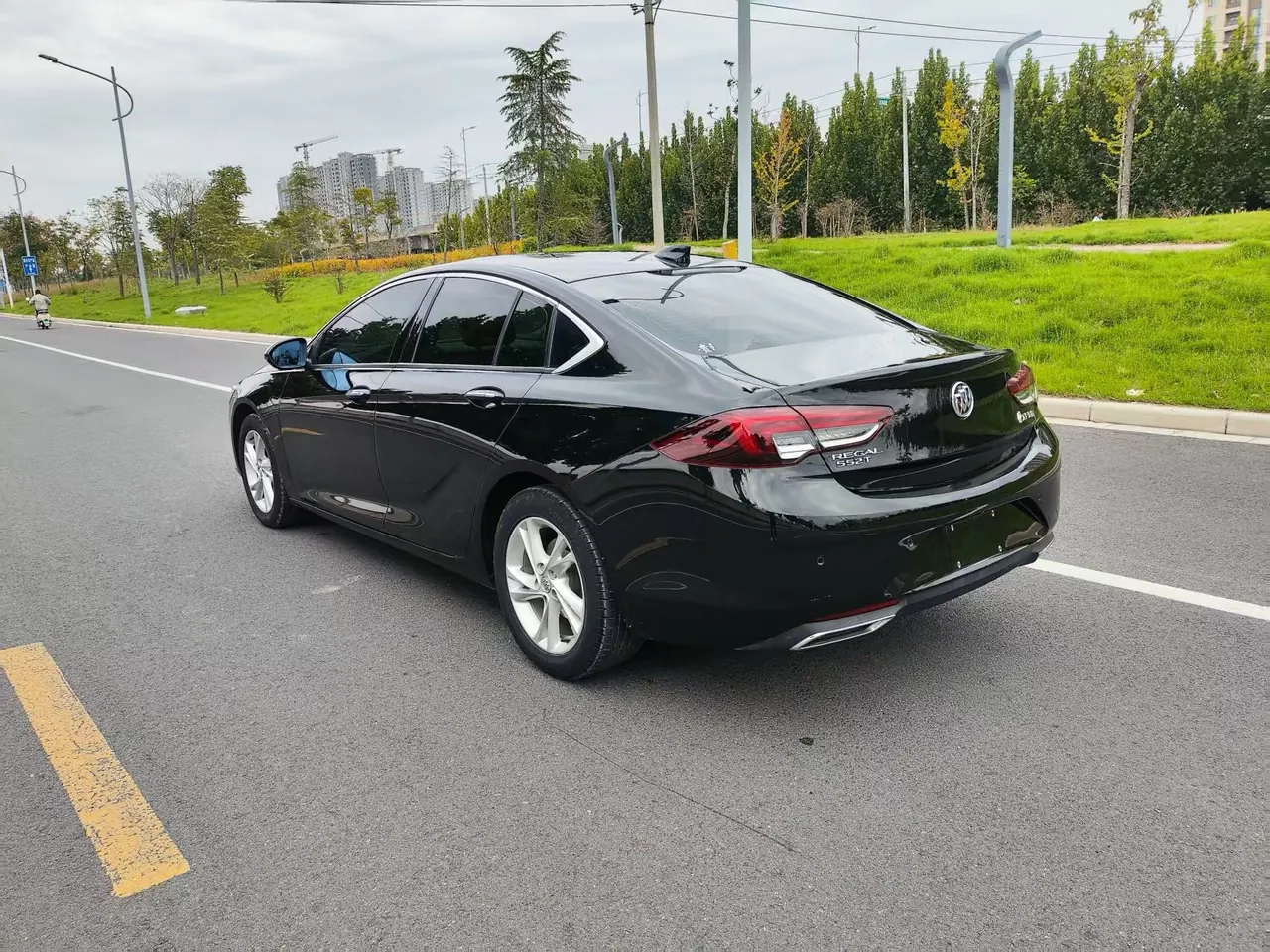 Buick 2020 Regal 1.5T 552T Luxury Automatic Gear 8
