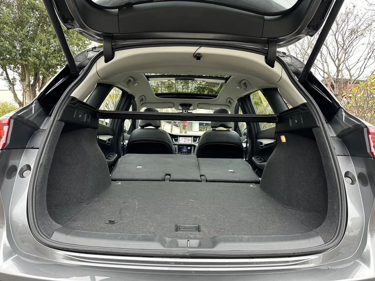 Infiniti 2022 QX50 2.0T stepless two-wheel drive fashion version of automatic gear 9