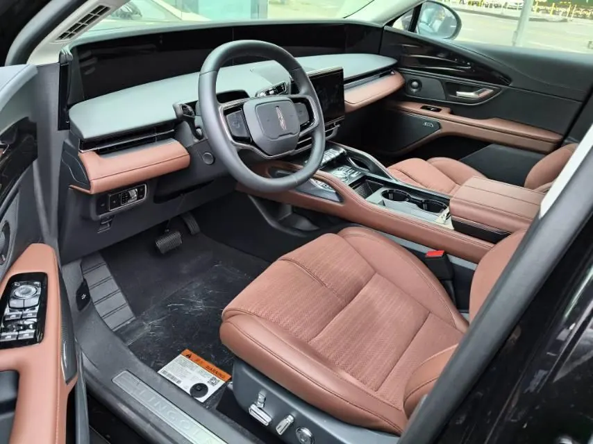 Lincoln 2026 Navigator 2.0T Stepless Four-wheel Drive Zunrui Edition Automatic Gear 3