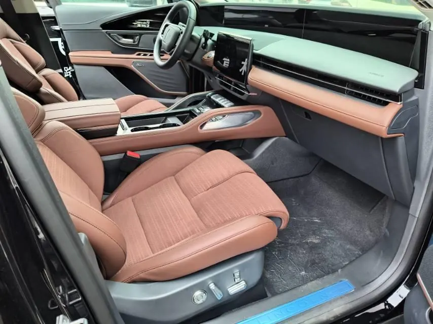 Lincoln 2026 Navigator 2.0T Stepless Four-wheel Drive Zunrui Edition Automatic Gear 6
