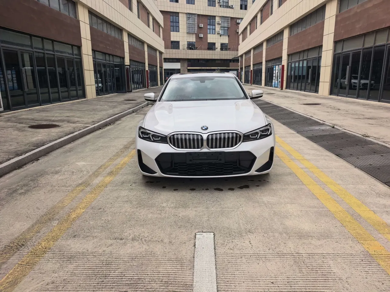 BMW 3 Series 2023 320Li 2.0T M Sports Suit Automatic Gear 2
