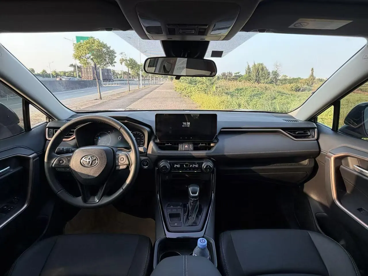 Toyota 2024 Weilanda Dual Engine 2.5 Stepless Two-Drive Luxury PLUS Edition Automatic Gear 5
