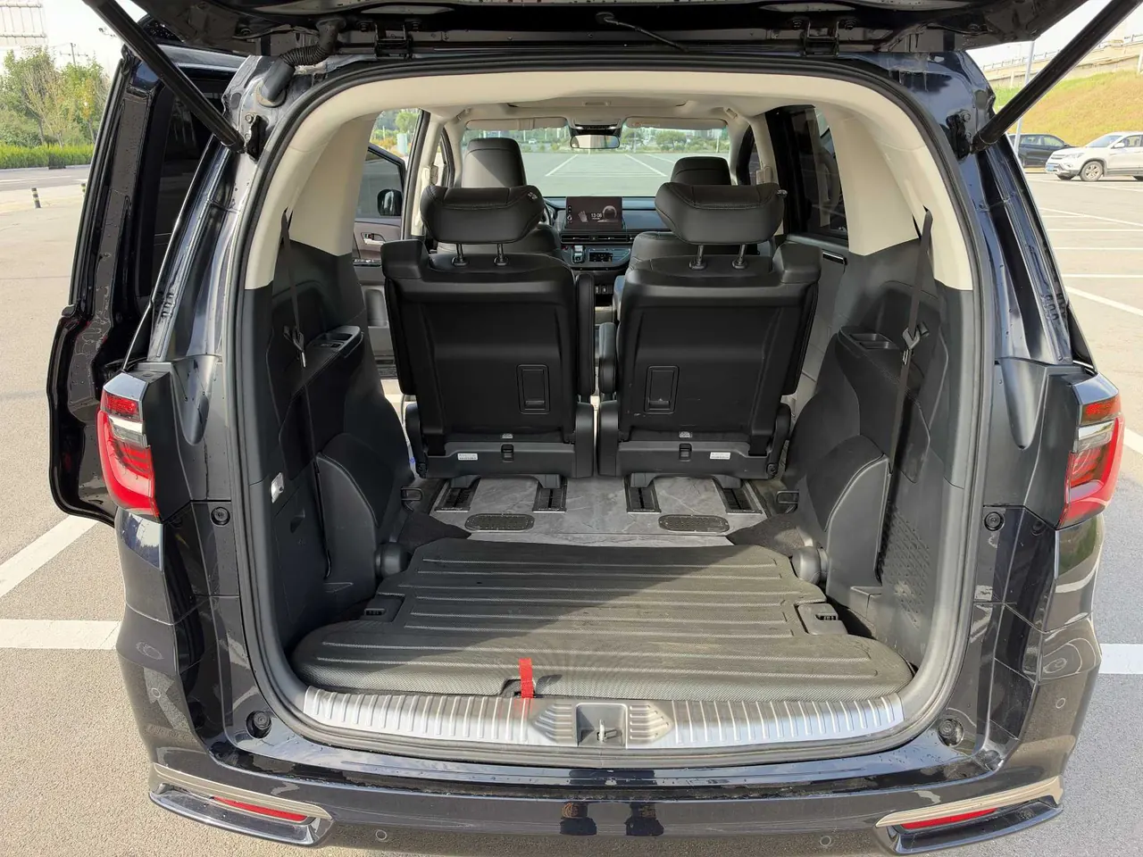Honda 2024 Odyssey Hybrid 2.0 Stepless Sharp and Glory Edition Automatic Gear 11