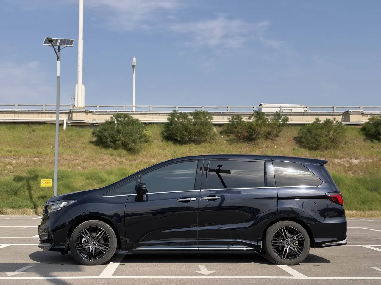 Honda 2024 Odyssey Hybrid 2.0 Stepless Sharp and Glory Edition Automatic Gear 2