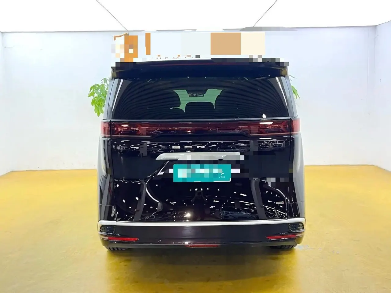Denza 2026 Denza D9 DM-i 1.5T Stepless Four-wheel Drive Flash Charge Honorable Automatic Gear 10