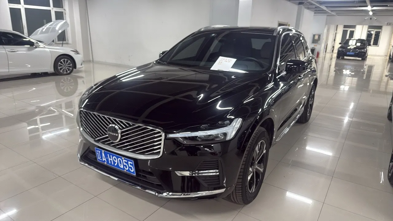 Volvo 2024 XC60 48V 2.0T B5 4-wheel drive Zhiyuan Deluxe Edition Automatic Gear - View 1
