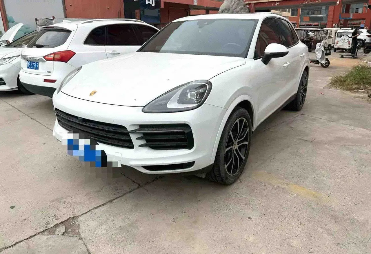 Porsche Cayenne (Imported) 2022 Cayenne 3.0T Platinum Edition Automatic Gear - View 1