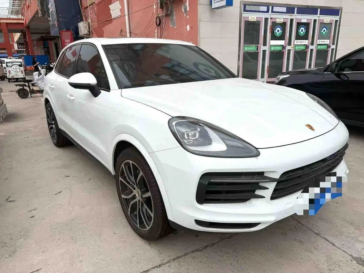Porsche Cayenne (Imported) 2022 Cayenne 3.0T Platinum Edition Automatic Gear 2