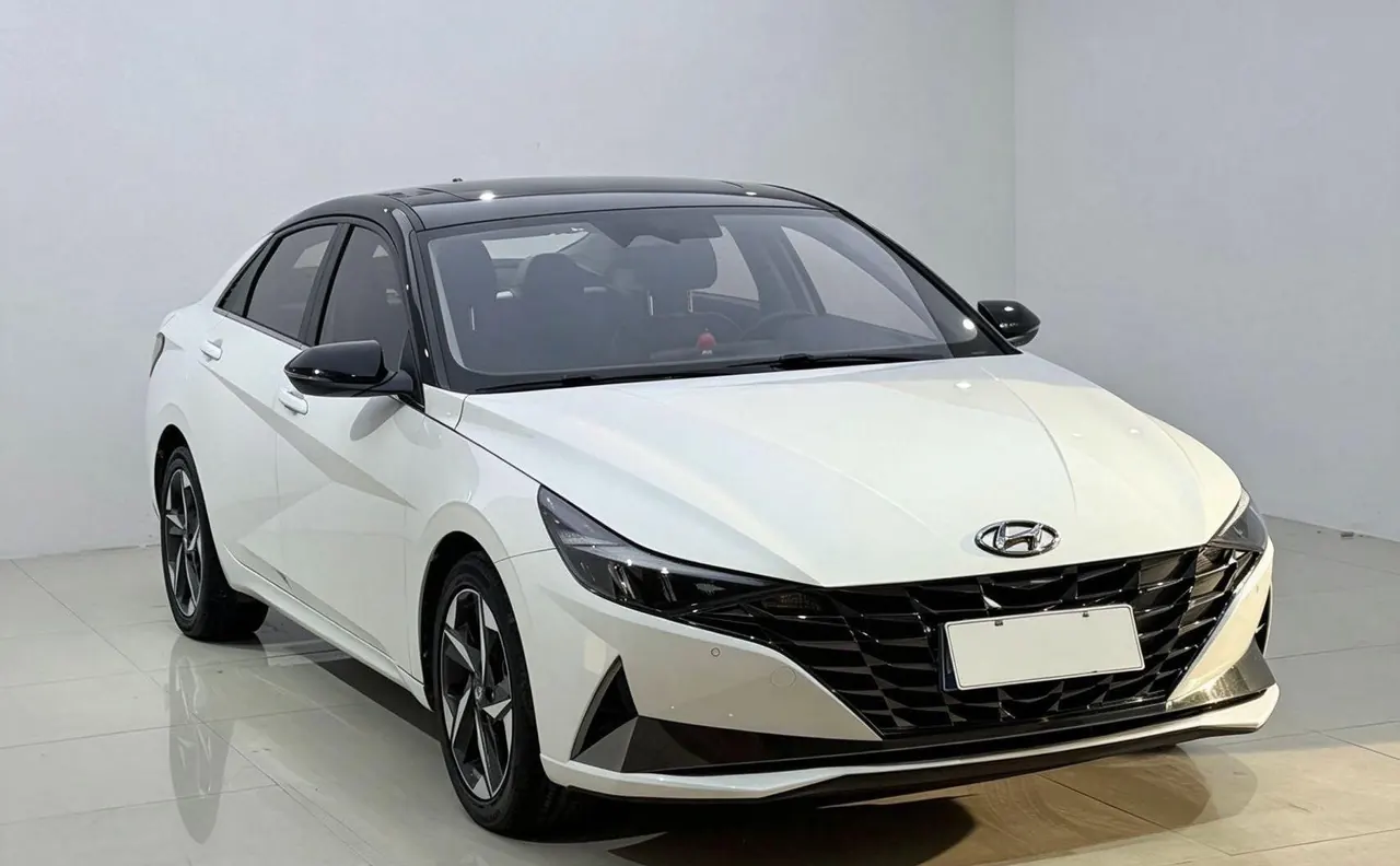 Hyundai 2022 Elantra -3-compartment 1.5 stepless LUX premium automatic gear 3