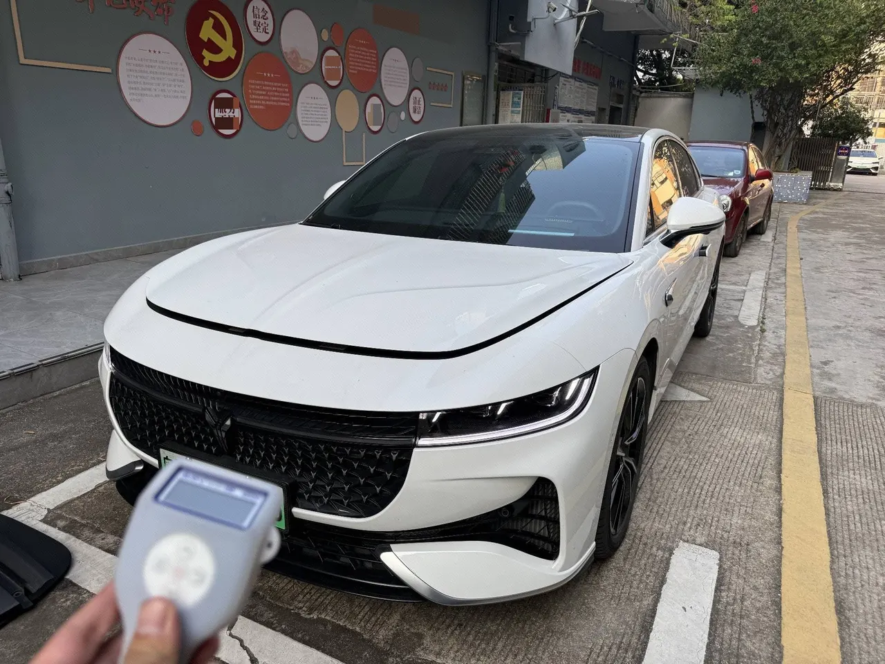 Voyah 2024 models chasing light PHEV 1.5T four-wheel drive ultra-long endurance flagship automatic gear - View 1