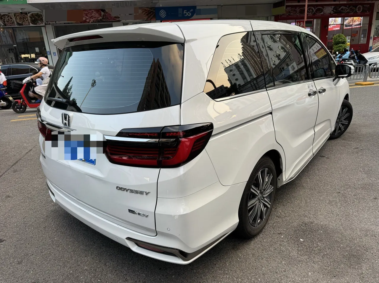 Honda 2024 Odyssey Hybrid 2.0 Stepless Sharp and Pleasant Edition Automatic Gear - View 1