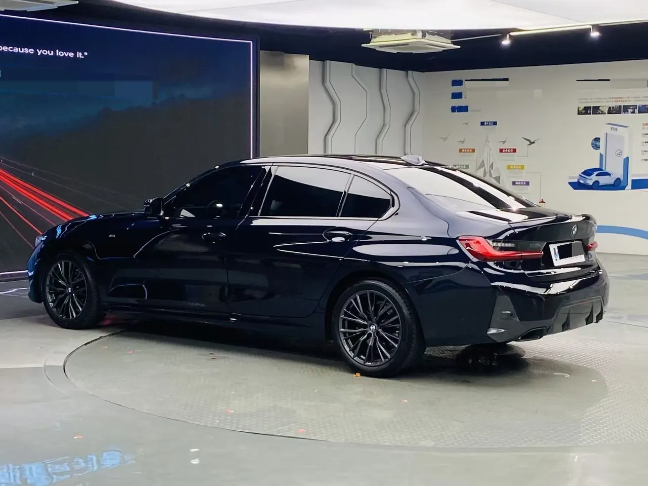 BMW 3 Series 2024 325Li 2.0T M Sports Obsidian Night Suit Automatic Gear 9