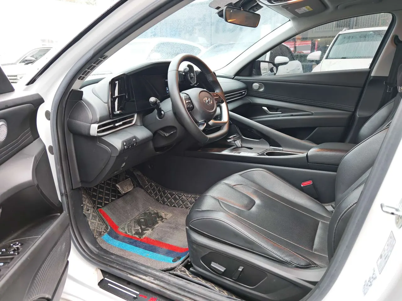 Hyundai 2021 Elantra -3-compartment 1.5 stepless LUX premium automatic gear 8