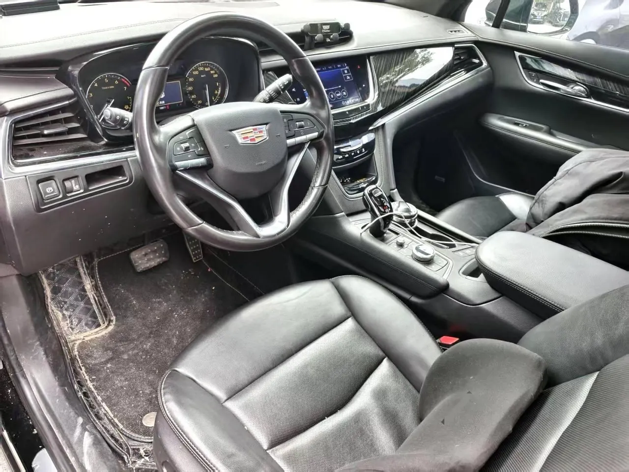 Cadillac 2020 XT6 2.0T 28T 7-seat luxury (modified) automatic gear 3
