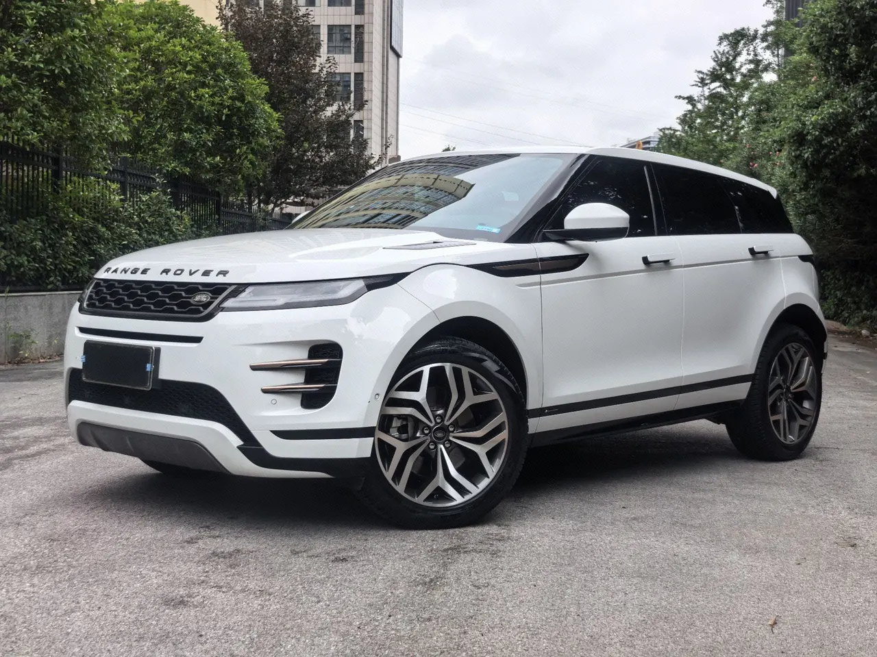 Land Rover 2020 Range Rover Evoque 48V 2.0T 249PS R-DYNAMIC S Sports Edition Automatic Gear - View 1