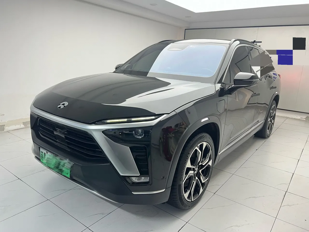 Open image lightbox: NIO 2022 ES8 Signature Edition, 100 kWh, 6 seats, automatic transmission
