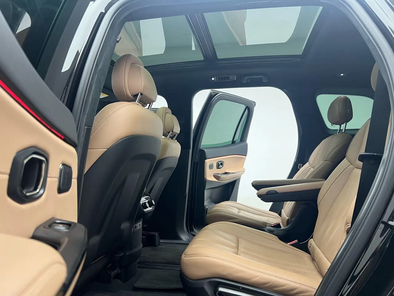 NIO 2022 ES8 Signature Edition, 100 kWh, 6 seats, automatic transmission 11