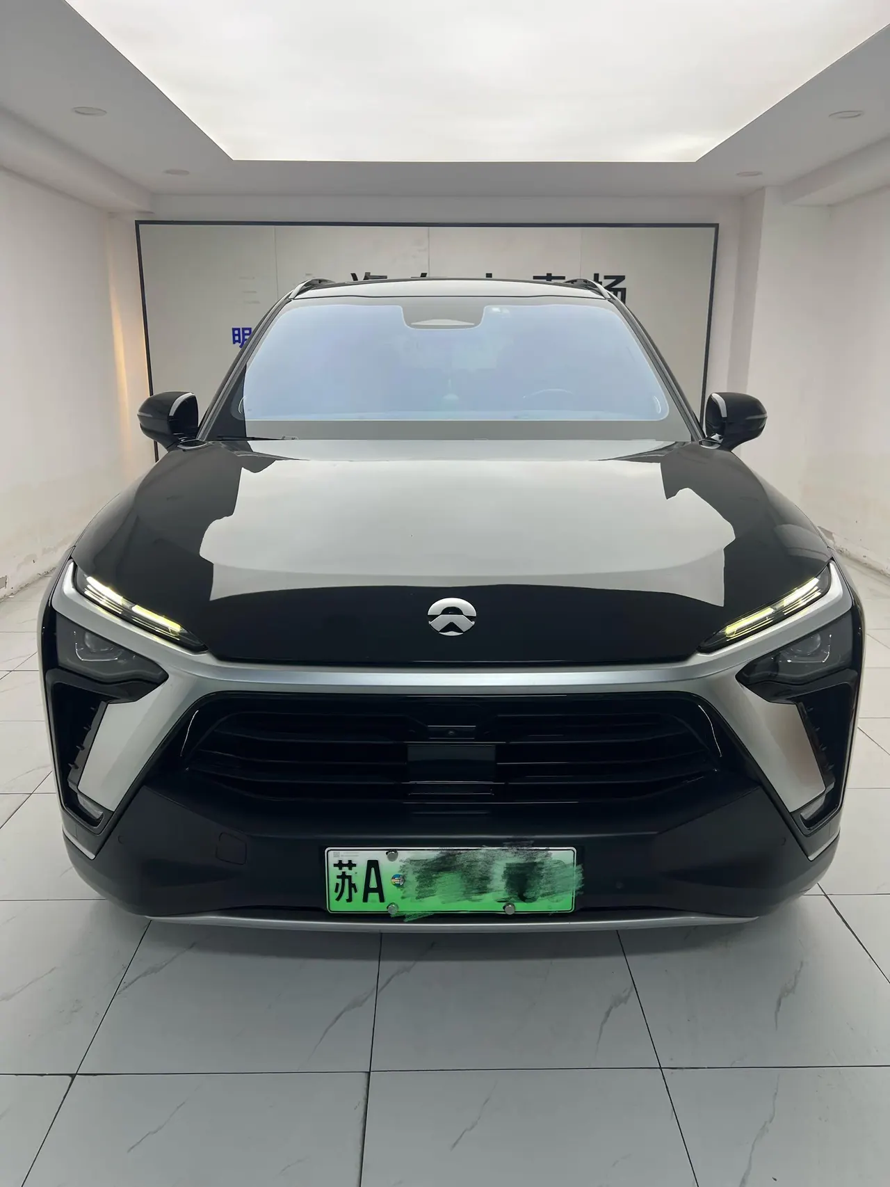 NIO 2022 ES8 Signature Edition, 100 kWh, 6 seats, automatic transmission 5