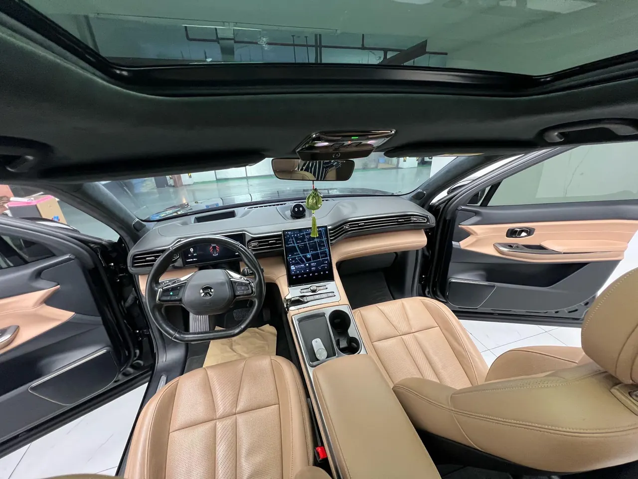 NIO 2022 ES8 Signature Edition, 100 kWh, 6 seats, automatic transmission 8