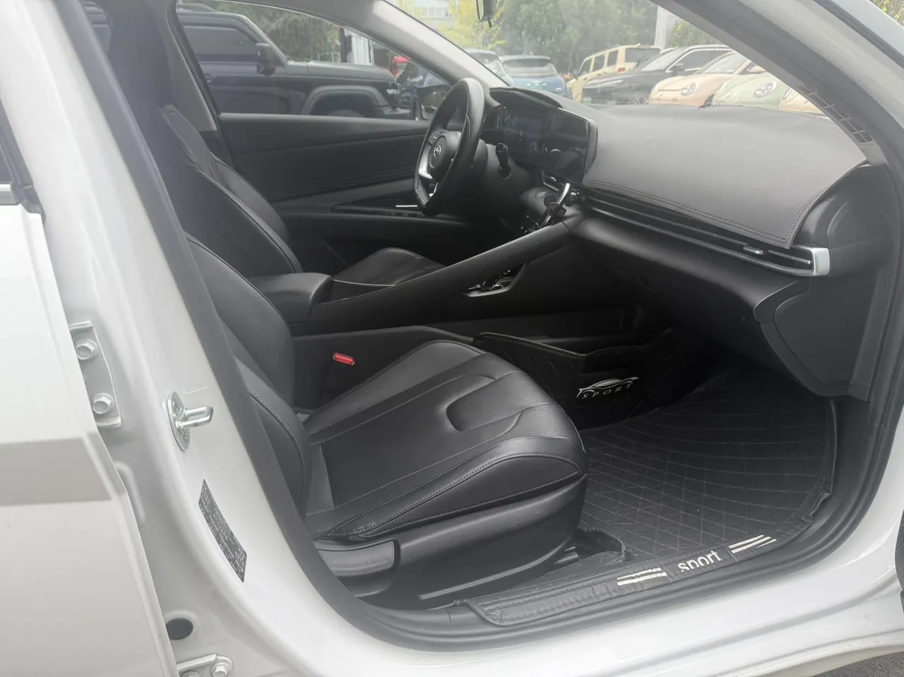 Hyundai 2022 Elantra -3-compartment 1.5 stepless TOP flagship automatic gear 3