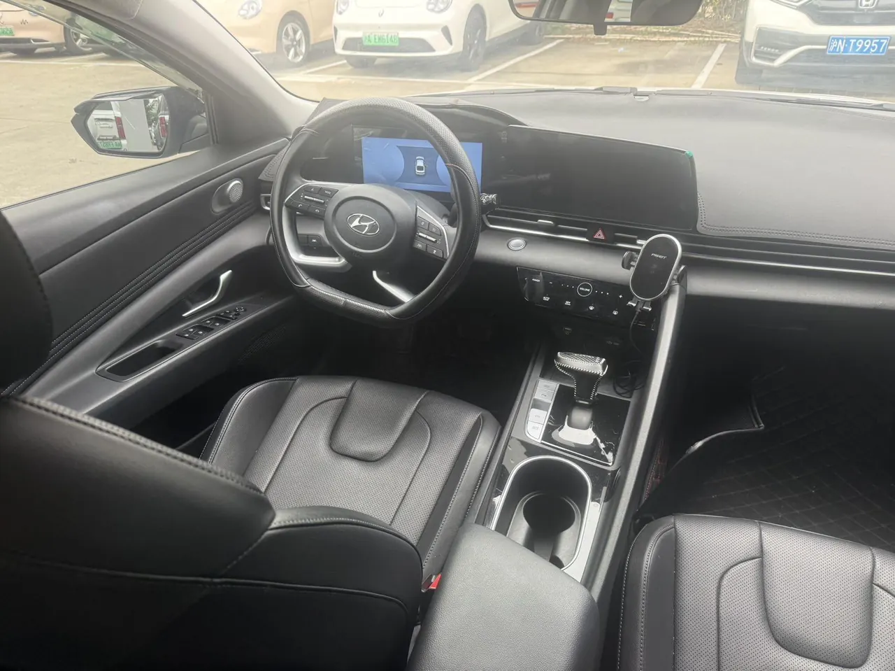 Hyundai 2022 Elantra -3-compartment 1.5 stepless TOP flagship automatic gear 5