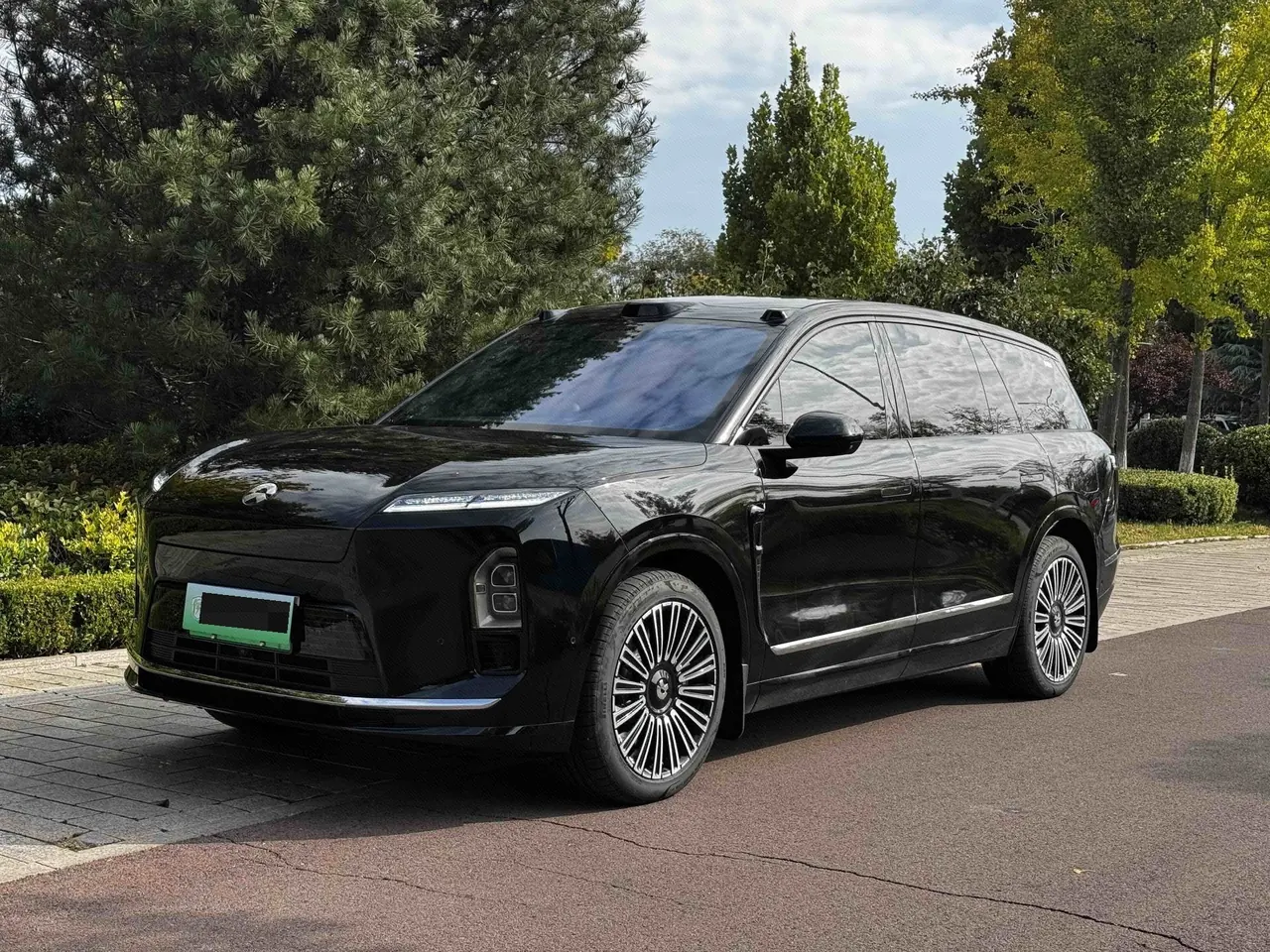 NIO 2026 ES8 6-seat executive deluxe automatic gear - View 1