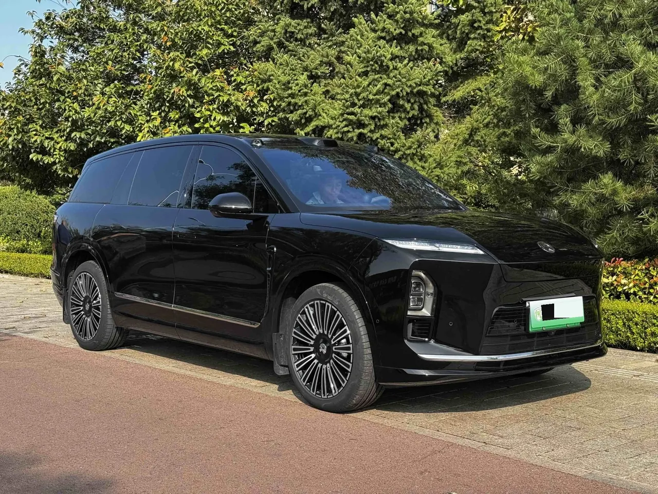 NIO 2026 ES8 6-seat executive deluxe automatic gear 13