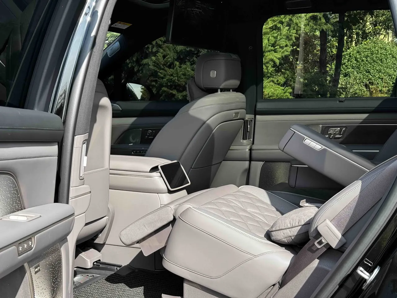 NIO 2026 ES8 6-seat executive deluxe automatic gear 2
