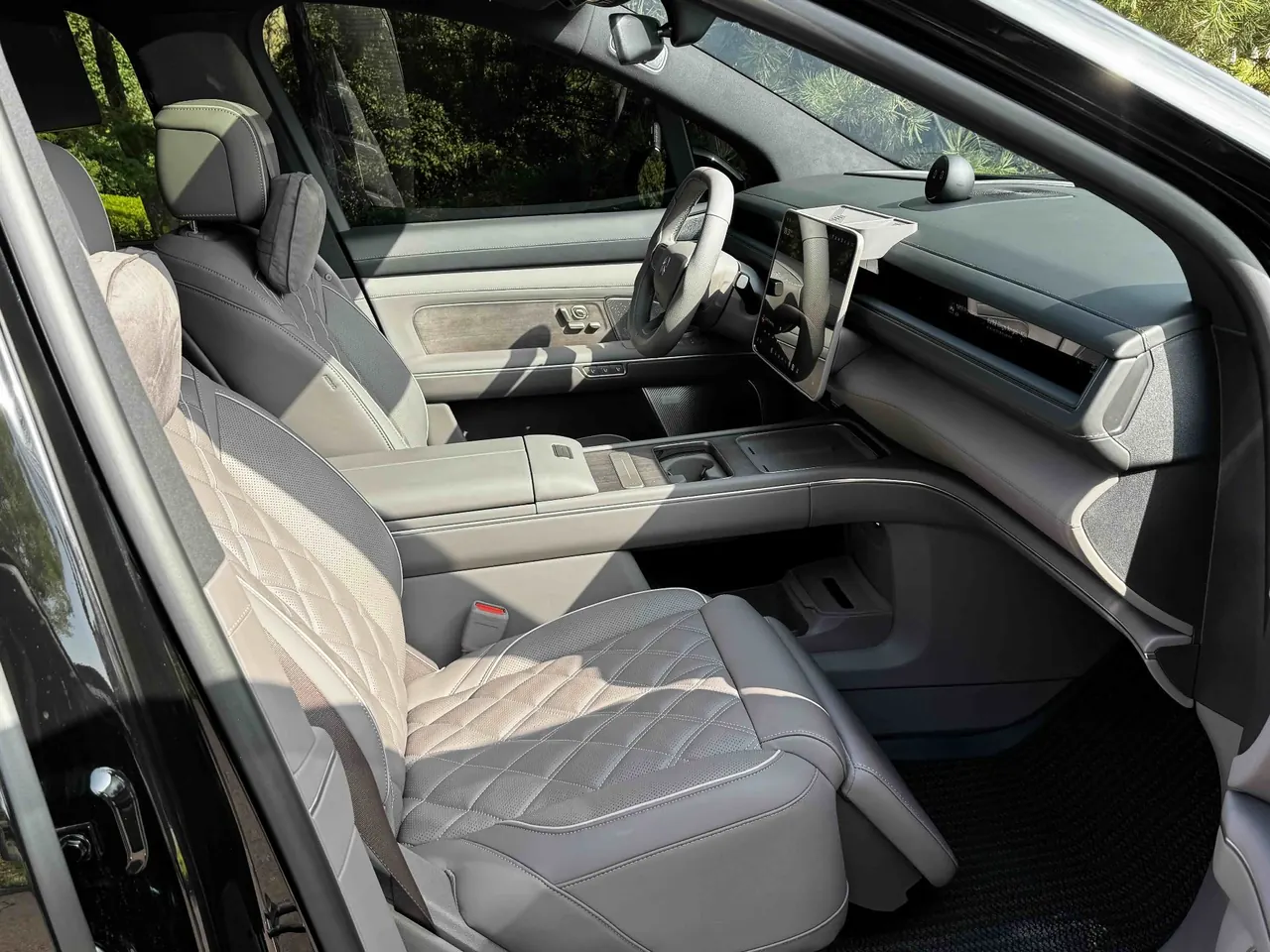 NIO 2026 ES8 6-seat executive deluxe automatic gear 5